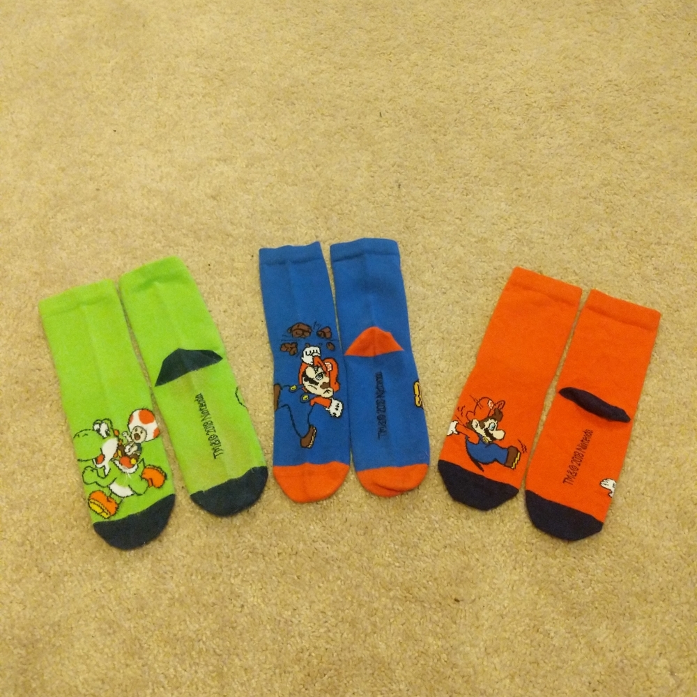 3 pairs of kids Mario Nintendo socks